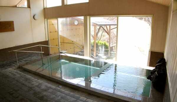 男女別、大浴場