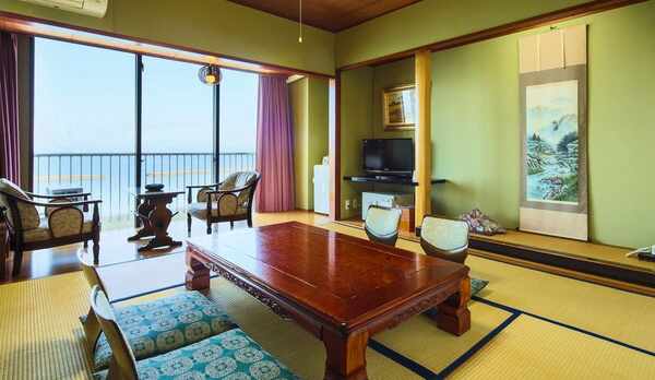 和室8畳（海側）
