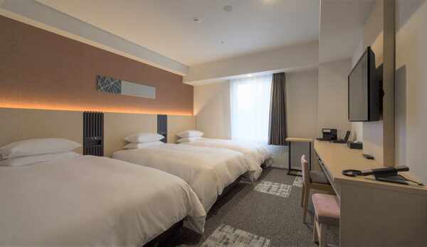 スーペリアツイン3名