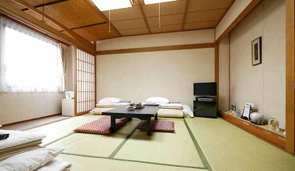 ・【和室 8畳】バストイレ有り