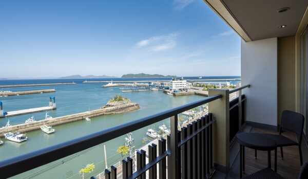 ツインルームからの眺め〜海側客室からの眺めはここでしか味わえません