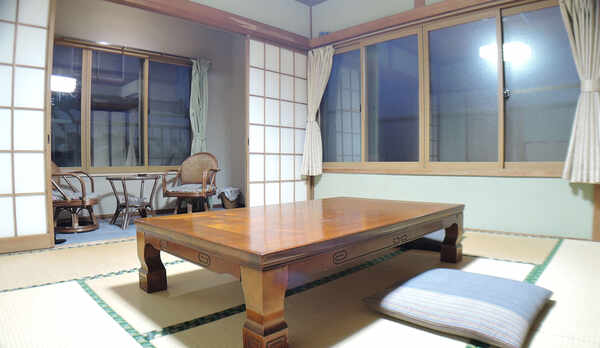 *【部屋／和室8畳】喧騒を離れ、城下町として栄えた町の雰囲気を感じながら、ごゆっくりお過ごし下さい。