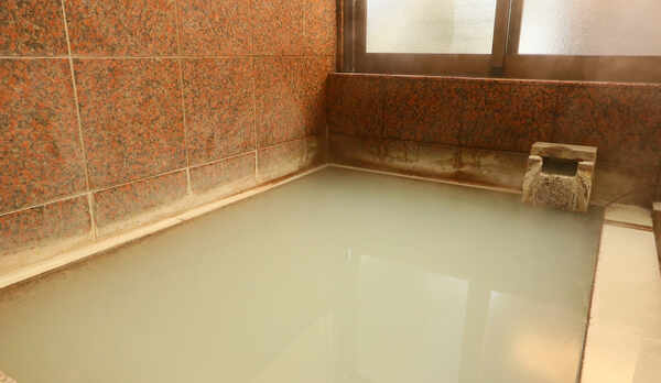 風呂◆温泉独特&ldquo;湯の花&rdquo;が温泉をより感じさせてくれます。