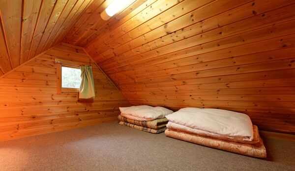 *【ログハウス／N】ロフトは2か所、お布団を分けて敷くこともできます。