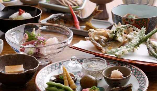 ⑩その日の仕入れ状況で決まる旬の味をご堪能ください（一例）