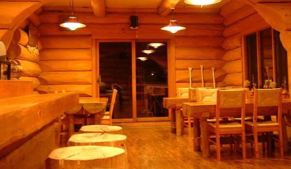 ダイニングルームは、JAZZの流れる心地良い空間