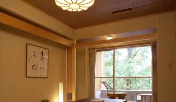 「12畳一間」の一例。コネクティング利用できるお部屋はこのお部屋と、隣室の「バリ風」のお部屋です。