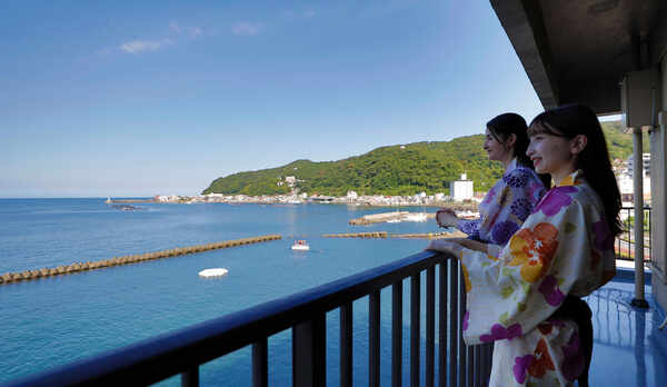 まるで海に浮かんでいるかの様な客室