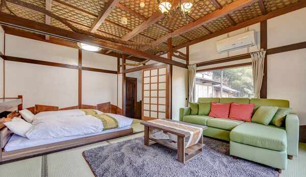 *ツイン(バス・トイレなし)/ベッドスペース+ソファーくつろぎスペースのお部屋