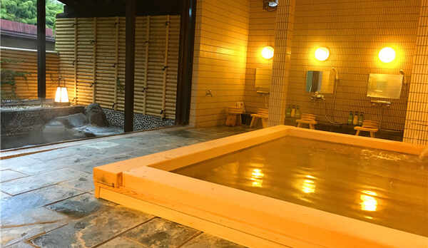 男子大浴場（檜大浴場）