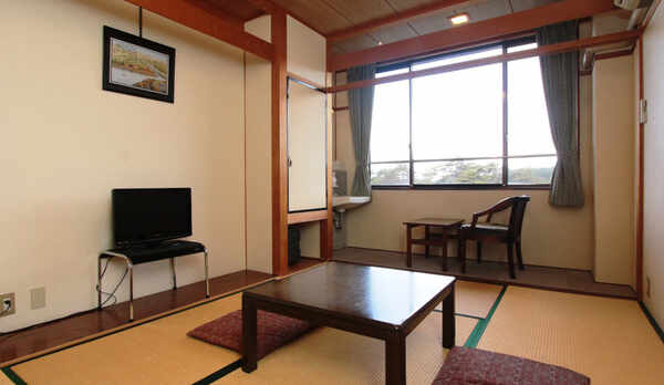 ・和室6畳（洗面付き）の様子