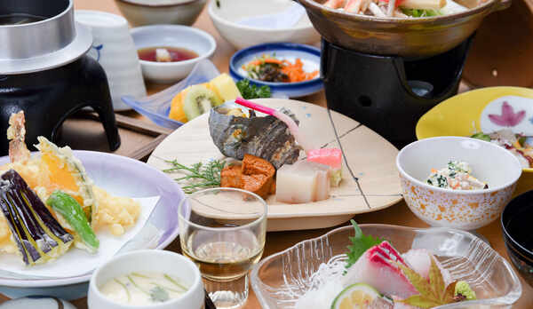 *【夕食一例】季節の旬を美味しくお召し上がりいただける夕食をご用意致します。