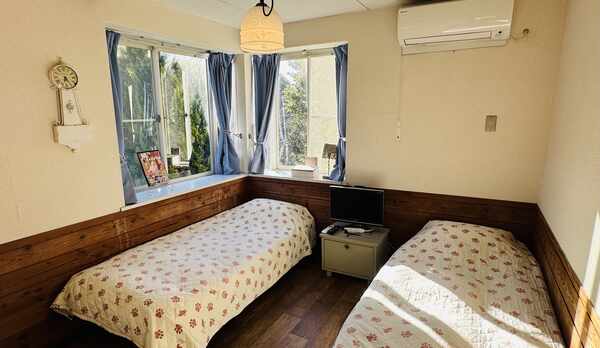 ツイン+1◆内観・2つのお部屋が繋がっており3名様までご利用いただけます。