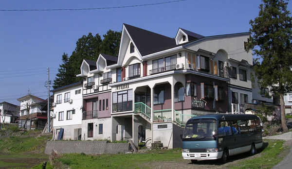 *地産「みゆき豚」料理と、主人自らが打つこの地独特な「手打ち十割蕎麦」を堪能できる宿。