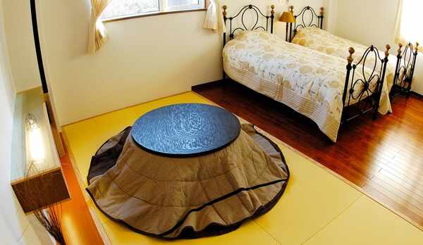 *【和洋室一例】足を伸ばしてお寛ぎいただける畳スペースが人気♪