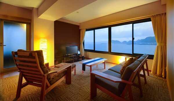 『浪漫の歌』『海辺の町』『潮騒の花』