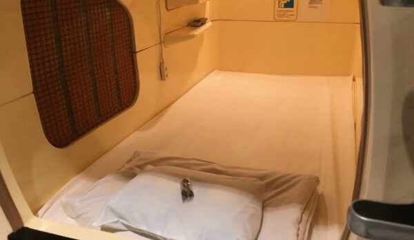  カプセルルーム全室に高反発マットレスを導入いたしました！