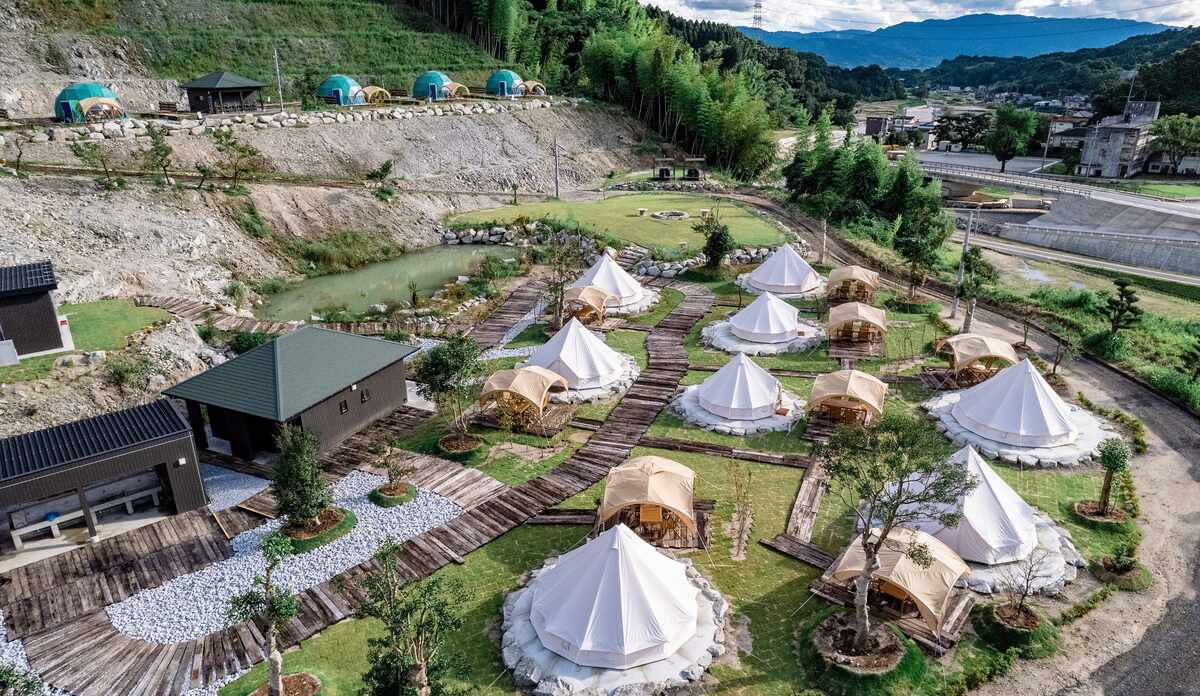 【中古】 安心して泊まれる旅館とホテル ５（九州・沖縄編） 第３改訂版/実業之日本社/実業之日本社 中古】 安心して泊まれる旅館とホテル 5（九州・沖縄編） 第3