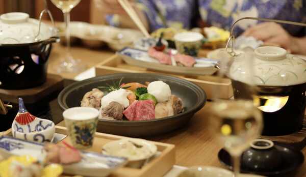 【食事】ご夕食は「和食会席」メインは飛騨牛を使用した野趣鍋