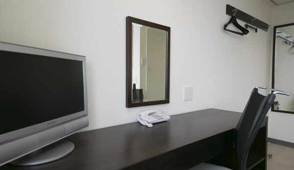 仕事がはかどる広いデスク。