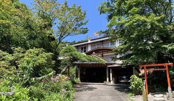 ・外観 明治時代より続く歴史長い旅館です