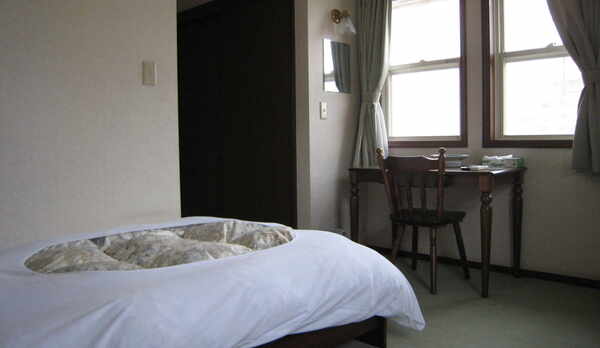 本館シングル（バス、トイレ付）