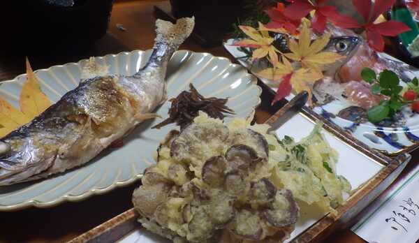 *【夕食例】十和田の山川の幸を楽しめるお食事です。
