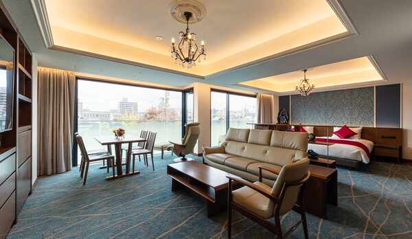 鴨川ビュー テラス付きスイート 305 1