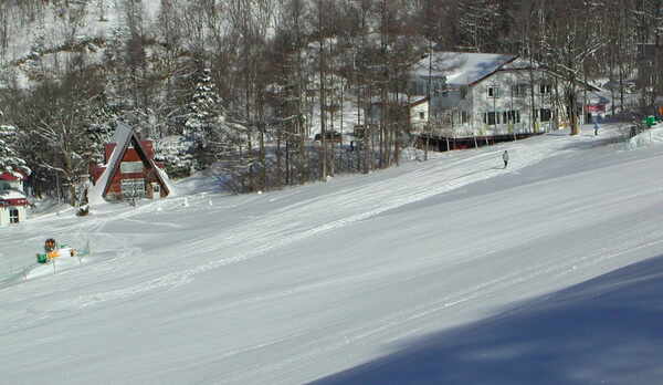 白金リフトよりホテルを望む