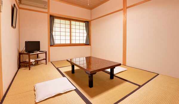 *和室6畳（客室一例）/足を伸ばしてのんびりとお寛ぎいただけるお部屋。