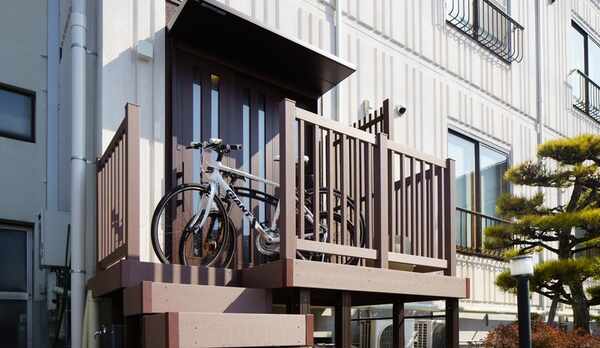 *【自転車と一緒に泊まれるお部屋◆紅】専用のウッドデッキから自転車の搬入ができます☆