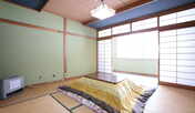 川沿い和室