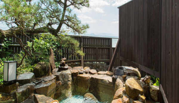 離れ　露天風呂