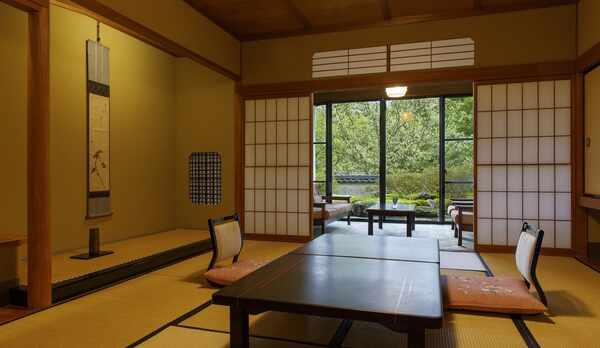 【本館：和室10〜12.5畳】（一例） 落ちつた佇まいの純和室。