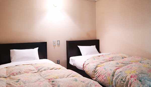 *【お部屋】ふかふかのベッドでおやすみください☆