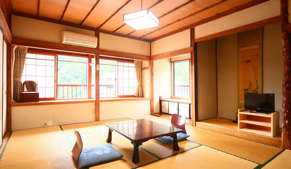 客室◆お1人様和室　ゆっくりと寛げる日本間。ふすまで仕切られております