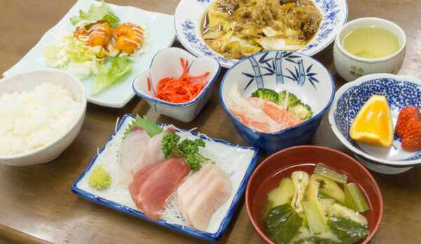 *［夕食一例］日替わり家庭料理★「ご飯」と「お味噌汁」おかわり自由！！