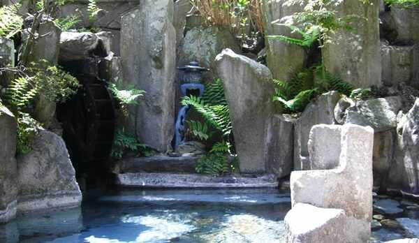 男性用露天風呂