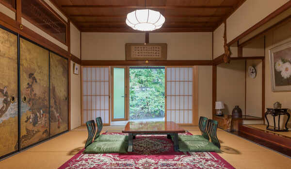 【特別室】（一例、部屋により内装等が異なります）