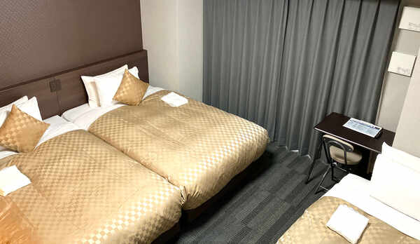 【コンフォートトリプル】ベッド幅110ｃｍ2台と120ｃｍ1台完備