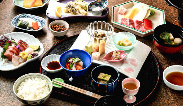 春料理イメージ／季節の会席料理をお楽しみください