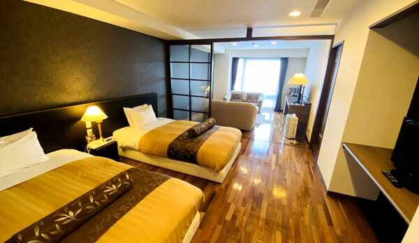  [桃花・花葉]：ツインルーム＋リビング