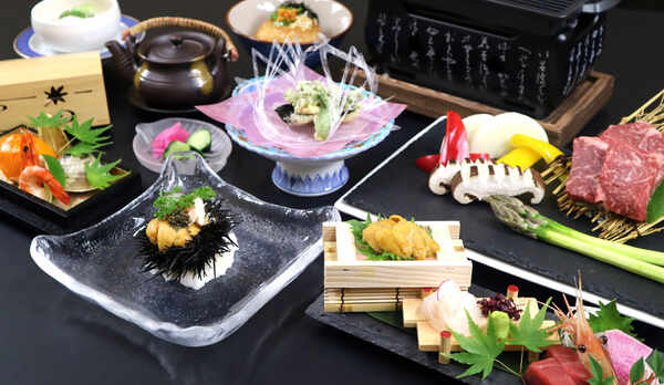 小樽産雲丹会席と十勝産彩美牛　味覚会席膳