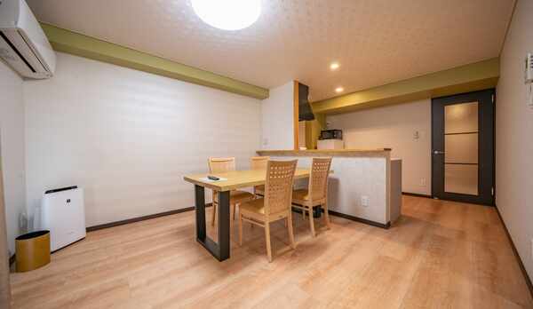 デラックススイート＿ダイニング