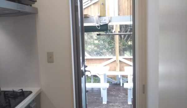 キッチンからデッキへ