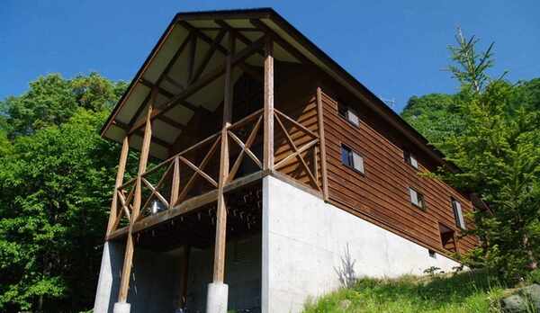 8人用コテージ外観