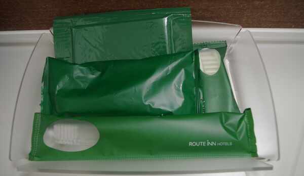 アメニティ（歯ブラシ・くし・カミソリ・綿棒）