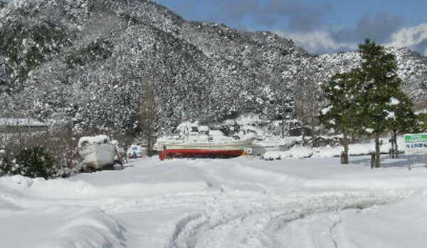 【冬の舟の係留】冬景色も素敵です