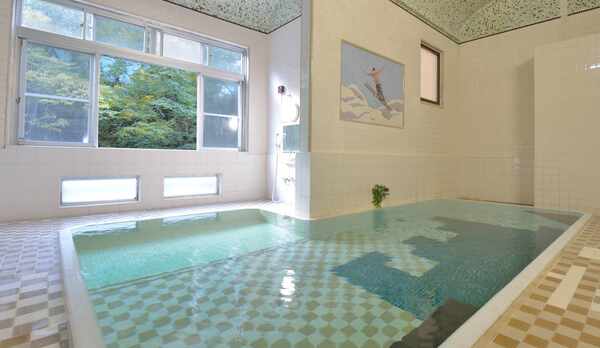 *大浴場/アーチ天井・モザイクタイルのお風呂は懐かしい風情を感じる芸術品