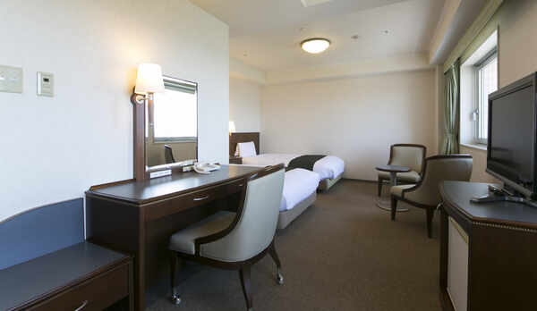 山側ツインスタンダード　広々とした空間でおくつろぎいただけます。